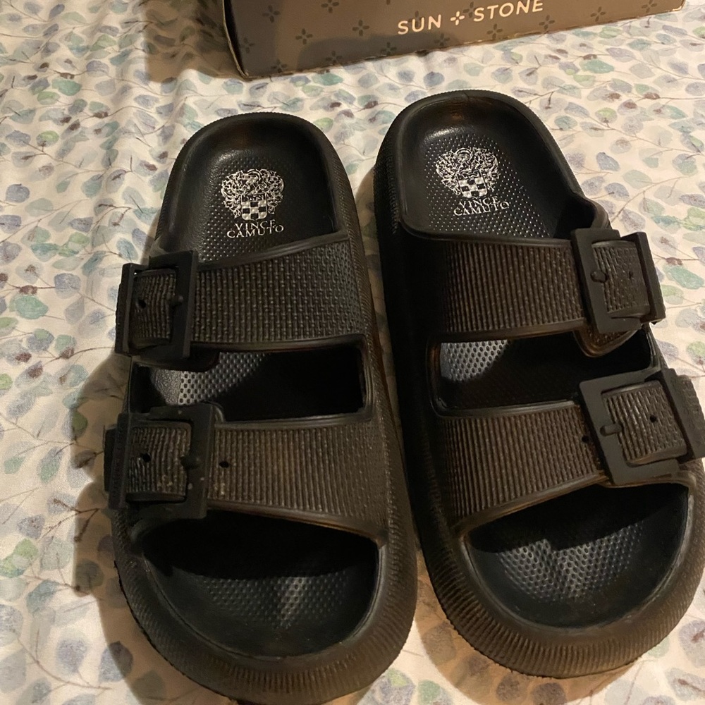 Black Vince camuto sandals never worn size 7.5